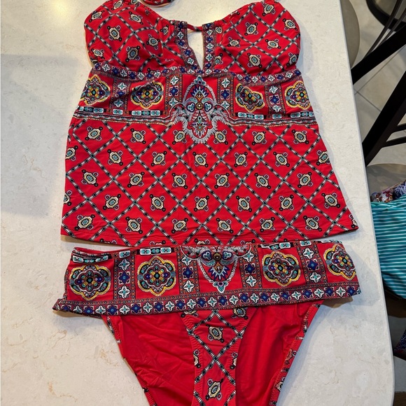 Ladies Medium tankini top and bikini bottom - Picture 3 of 6